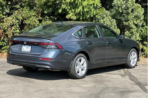 2025 Honda Accord LX 1.5T