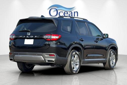 Crystal Black Pearl 2026 Honda Pilot EX-L