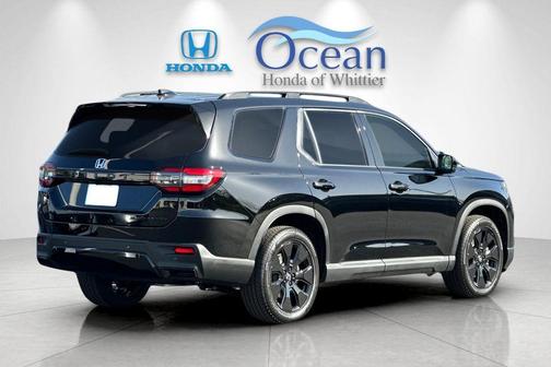 Crystal Black Pearl 2026 Honda Pilot Black Edition