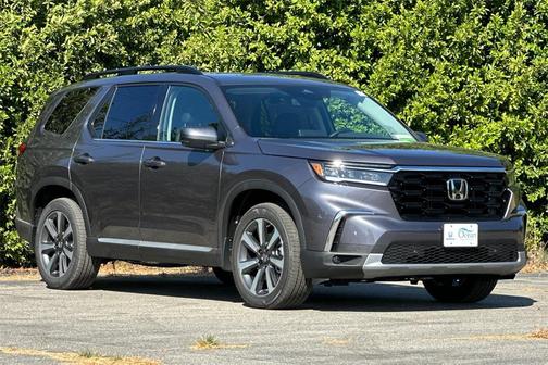 2025 Honda Pilot Touring 8-Passenger