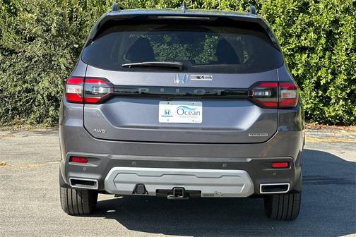 2025 Honda Pilot Touring 8-Passenger