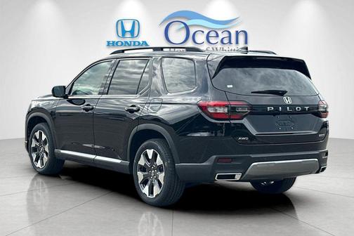 Crystal Black Pearl 2026 Honda Pilot Touring