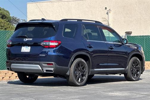 2025 Honda Pilot Touring 8-Passenger