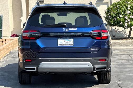 2025 Honda Pilot Touring 8-Passenger