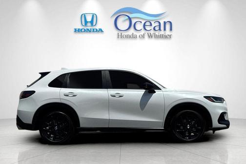 Platinum White Pearl 2025 Honda HR-V Sport
