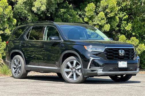 2025 Honda Pilot Touring 8-Passenger