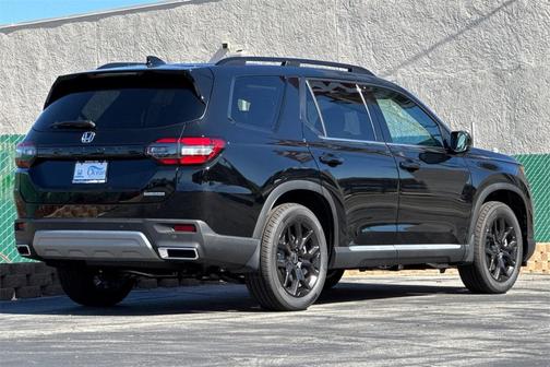 2025 Honda Pilot Touring 8-Passenger