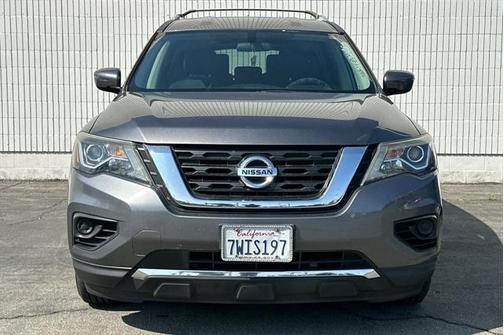 2017 Nissan Pathfinder SL