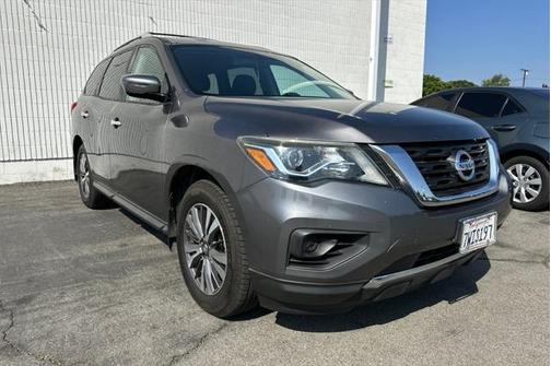 2017 Nissan Pathfinder SL