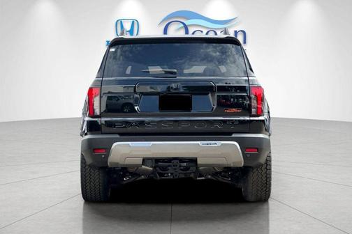 Crystal Black Pearl 2026 Honda Passport TrailSport Elite Blackout