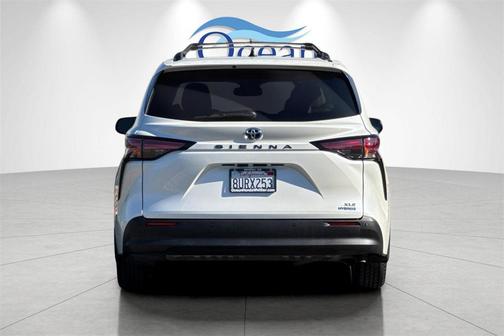2021 Toyota Sienna XLE 7 Passenger