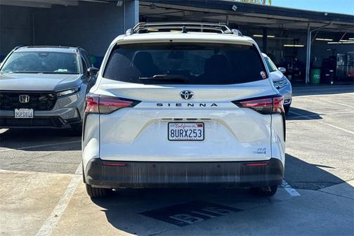 2021 Toyota Sienna XLE 7 Passenger