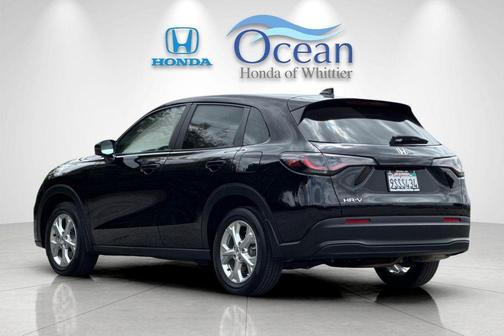 Crystal Black Pearl 2025 Honda HR-V LX