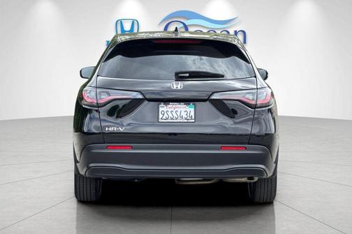 Crystal Black Pearl 2025 Honda HR-V LX