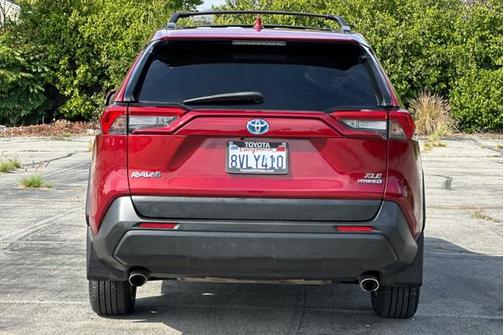 2021 Toyota RAV4 Hybrid XLE