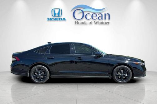 Crystal Black Pearl 2025 Honda Accord SE