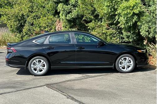 2025 Honda Accord LX 1.5T