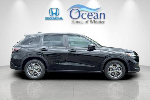 Crystal Black Pearl 2027 Honda HR-V LX