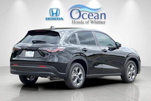 Crystal Black Pearl 2027 Honda HR-V LX
