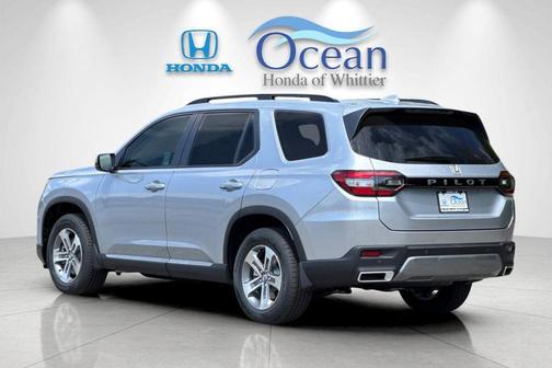 Solar Silver Metallic 2026 Honda Pilot EX-L