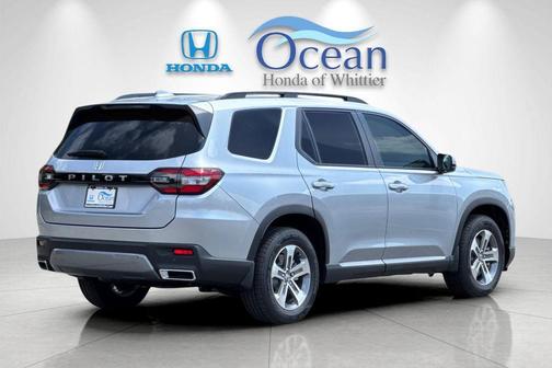 Solar Silver Metallic 2026 Honda Pilot EX-L
