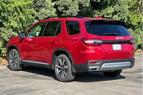 2025 Honda Pilot Touring 8-Passenger