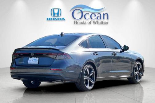 Meteorite Gray Metallic 2026 Honda Accord SE