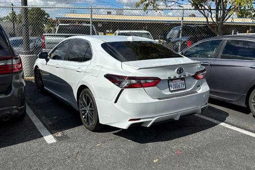 Ice Edge 2024 Toyota Camry SE
