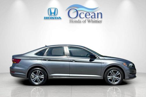 Platinum Gray Metallic 2019 Volkswagen Jetta 1.4T R-Line