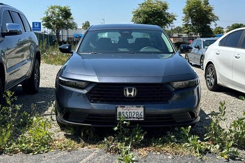 Meteorite Gray Metallic 2025 Honda Accord SE