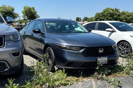 Meteorite Gray Metallic 2025 Honda Accord SE