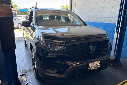 Crystal Black Pearl 2023 Honda Passport Elite