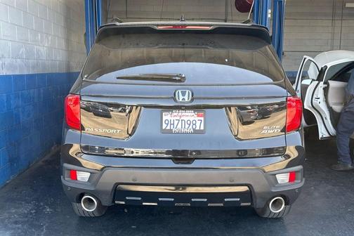 Crystal Black Pearl 2023 Honda Passport Elite