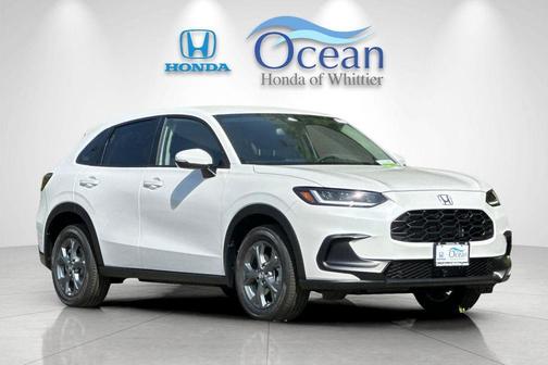Platinum White Pearl 2026 Honda HR-V LX