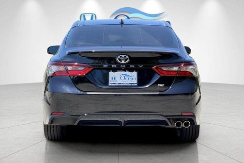 Midnight Black Metallic 2021 Toyota Camry SE