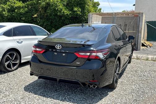 Midnight Black Metallic 2021 Toyota Camry SE