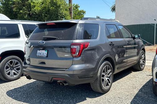 Magnetic Metallic 2018 Ford Explorer sport