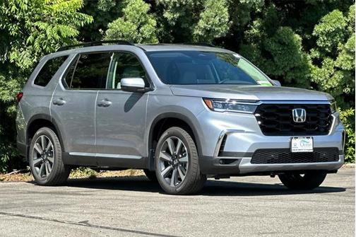 2025 Honda Pilot Touring 8-Passenger