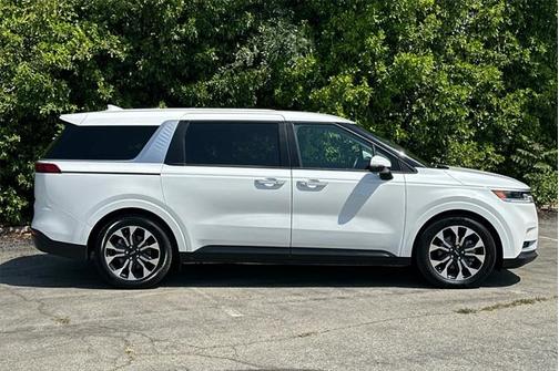 2022 Kia Carnival EX