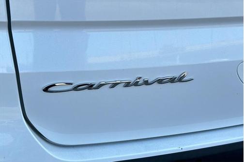 2022 Kia Carnival EX