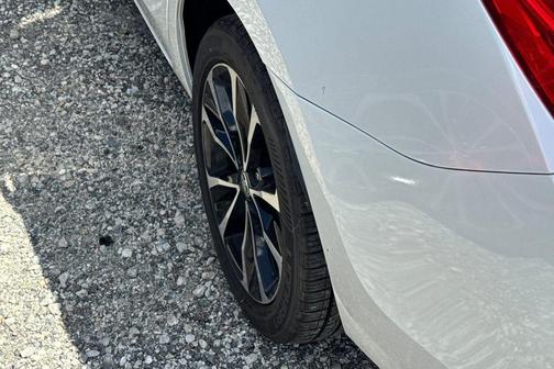 Blizzard Pearl 2019 Toyota Corolla SE