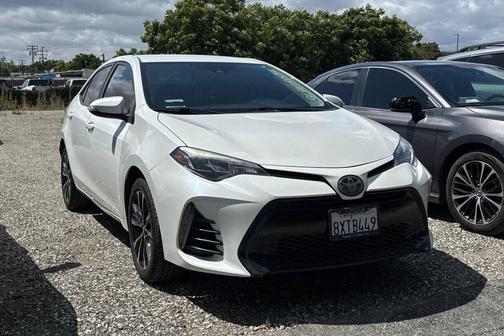 Blizzard Pearl 2019 Toyota Corolla SE