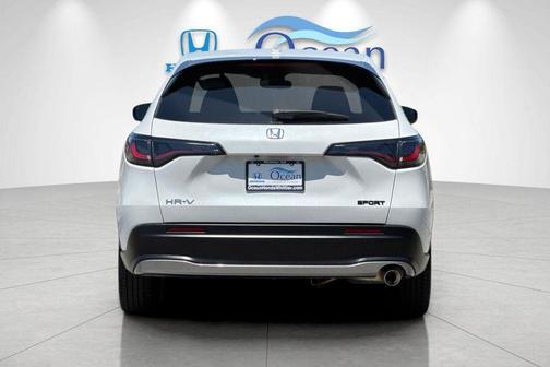 Platinum White Pearl 2025 Honda HR-V Sport