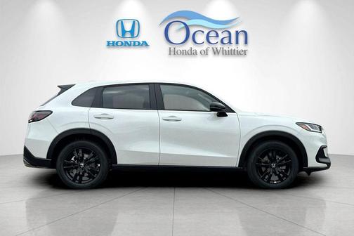 Platinum White Pearl 2027 Honda HR-V Sport