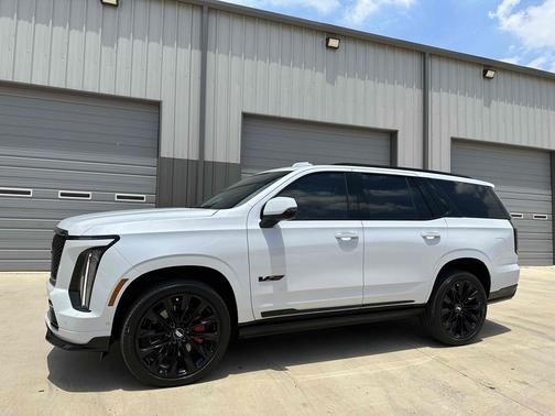 Vibrant White Tricoat 2026 Cadillac Escalade V-Series