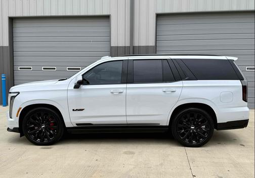 Vibrant White Tricoat 2026 Cadillac Escalade V-Series