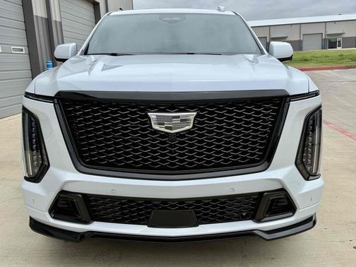 Vibrant White Tricoat 2026 Cadillac Escalade V-Series