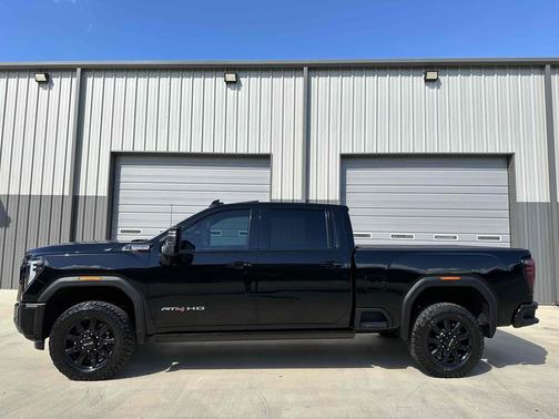 2025 GMC Sierra 2500 AT4