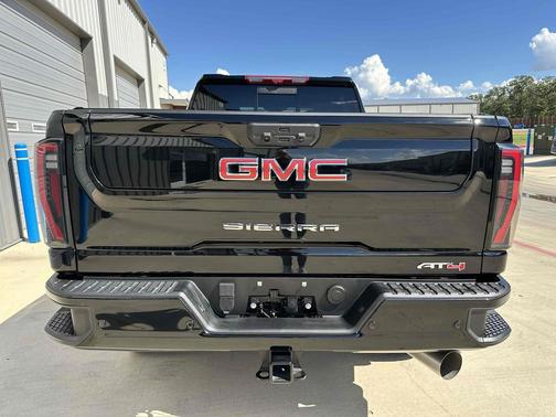 2025 GMC Sierra 2500 AT4