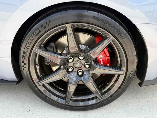 2022 Ford Shelby GT500 Base